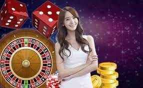 Antarmuka rapi pokerace di layar lebar
